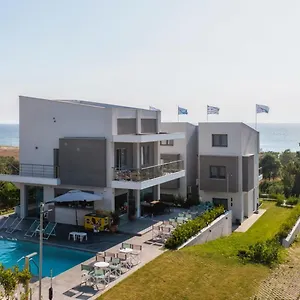 https://heraclea-luxury-suites-by-travel-pro-services-nea.hotelschalkidiki.net